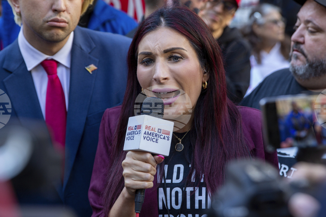 Коя е американската инфлуенсърка Лора Лумър и защо наблюдателите смятат, че тя има необичайно силно влияние в администрацията на Тръмп