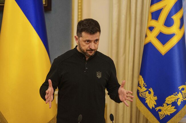 Володимир Зеленски и Барт Де Вевер почетоха защитниците на Украйна в Киев