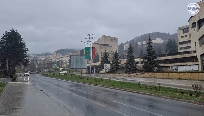 Първата за годината градушка падна в Смолян, сняг вали по високите части в планинската област