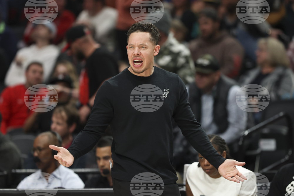 Spurs Trail Blazers Basketball