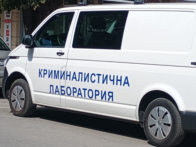Осем автомобила изгоряха в Козлодуй, разследване в ход