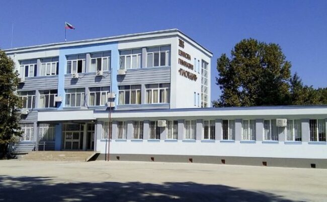 Борис Петров призовава за запазване на чуждоезиковото обучение в училищата