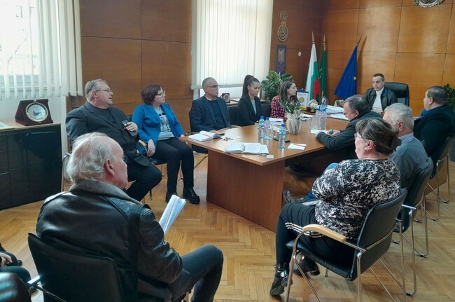 Кметът Ивайло Крачолов иска нови мерки за безопасност на учениците в Чирпан
