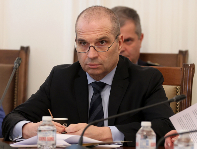 Гроздан Караджов обяви нови мерки за контрол на скоростта по пътищата