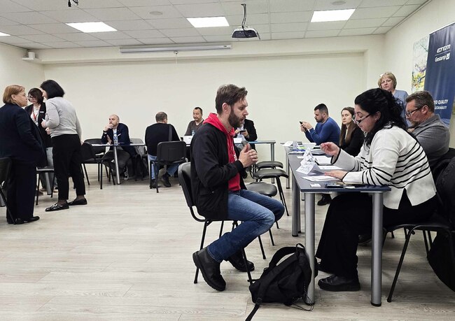 Трудова борса за бежанци в София: Над 30 работодатели предлагат позиции