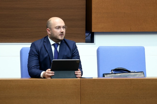 Депутатите одобриха законопроект за защита на сигнализиращи лица