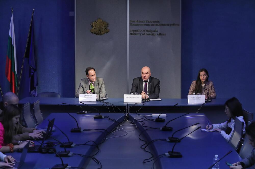 Министерство на външните работи: Министър Николай Милков очерта приоритетите на българската външна политика на пресконференция за медиите