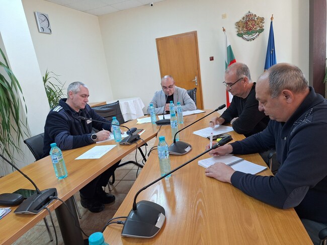Забрани за изложби и пазари на птици в Разград заради птичи грип