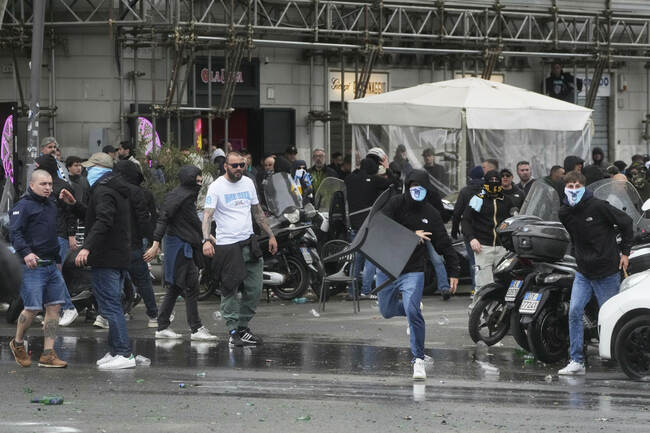 Сблъсъци между фенове и полиция в Рим преди дербито Лацио-Рома