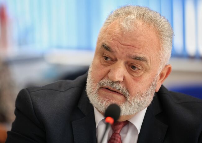 Яни Янев от ВСУ обяви 66 международни партньорства на конференция във Варна