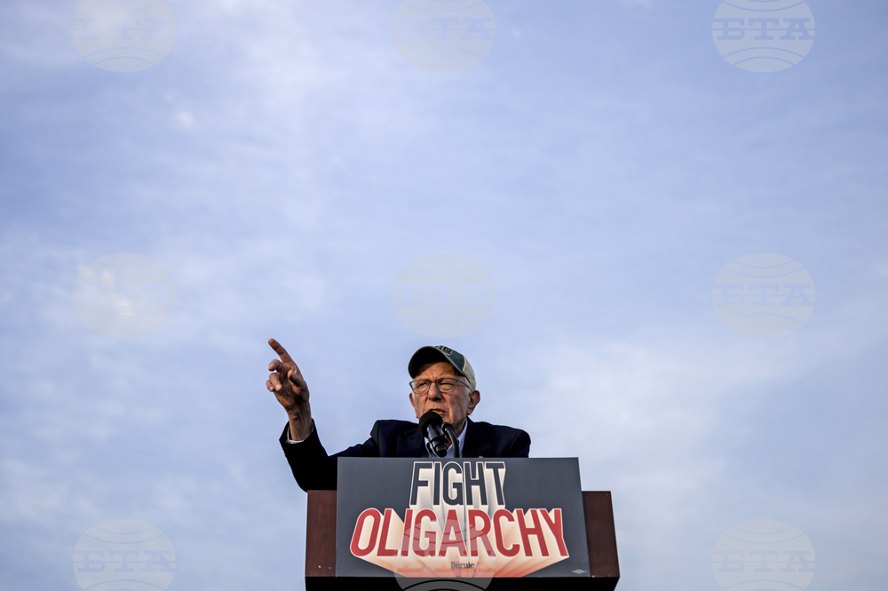 AOC Bernie Sanders
