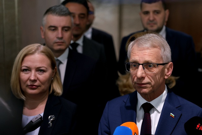 Николай Денков: Не участваме в гласуването за вот на недоверие заради еврозоната