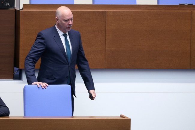 Росен Желязков: България няма да затваря въздушното си пространство за приятелски държави