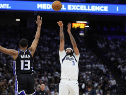 Mavericks Kings Basketball