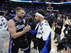 Mavericks Kings Basketball
