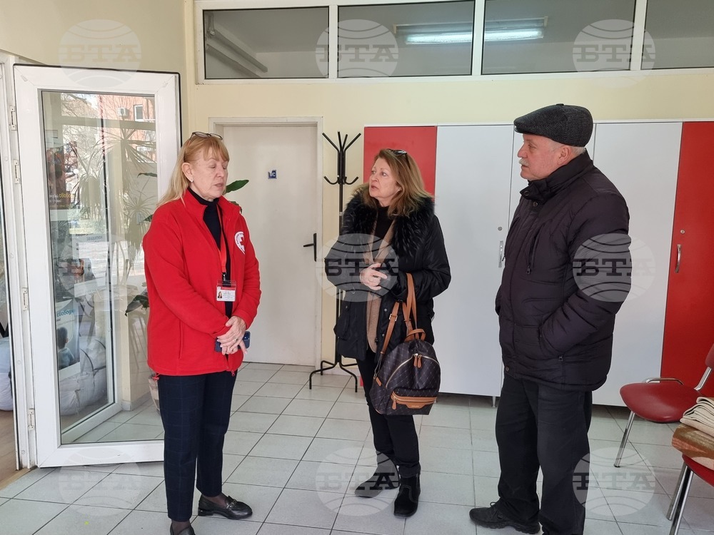 Повече от 40 дарители са се включили днес в кампанията на БЧК в Пловдив за пострадалите от земетресенията в Турция и Сирия