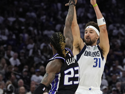Mavericks Kings Basketball