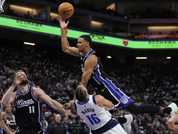 Mavericks Kings Basketball