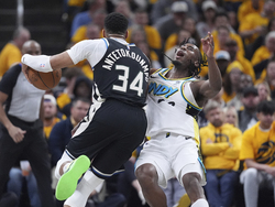 Bucks Pacers Basketball