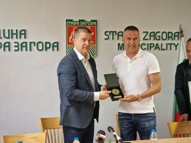 Мартин Камбуров получи Почетен знак на Стара Загора