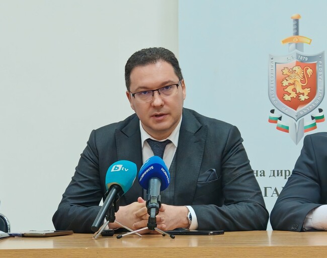 Министър Даниел Митов обсъди борбата с изпирането на пари и безопасността по пътищата