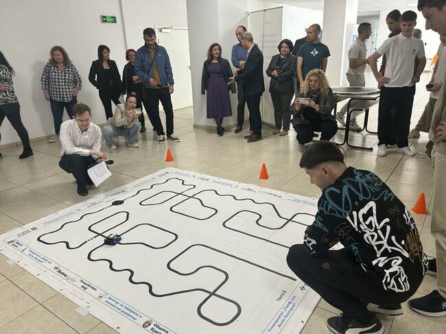Роботиката събира над 30 ученика на Robo Challenge Burgas 2023