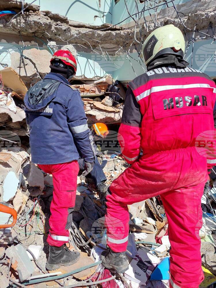 Bulgarian and Local Rescue Team Save Two in Joint Operation in Turkiye