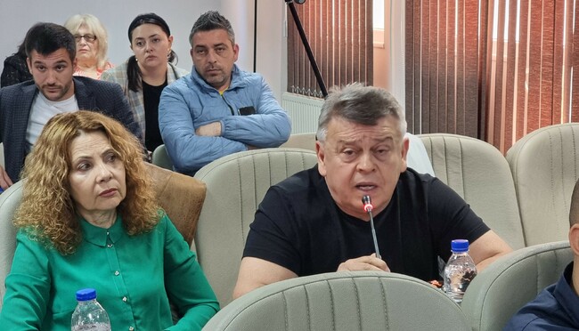 Родители във Враца искат мерки за безопасност на децата по ул. „Кръстьо Бързаков“