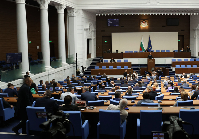 Народното събрание разглежда промените в Закона за енергията от възобновяеми източници