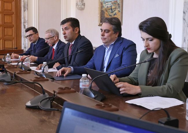 First 100 Days of Zhelyazkov Cabinet "Brought Us Four Years Back to the Worst Practices in GERB Governance" - Kiril Petkov