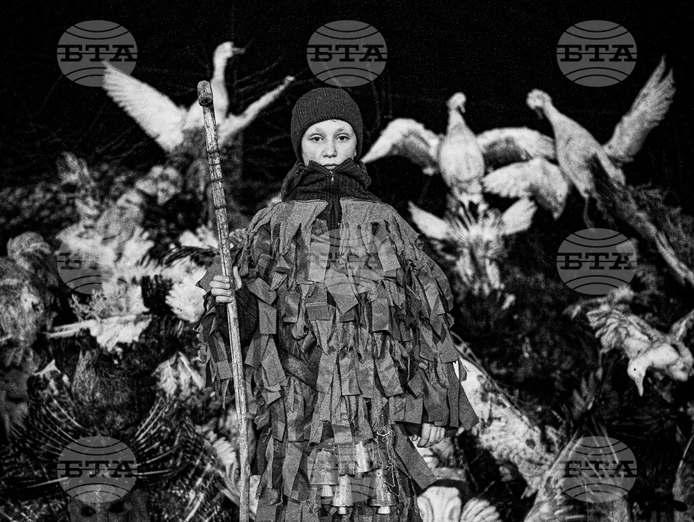 Благовеста Семкова представя изложба, създадена в тишината на аутизма