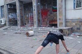 Хасково - протест - щети по сградата на РПУ