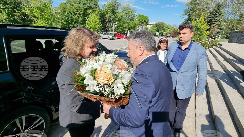 Председателят на Народното събрание Наталия Киселова се срещна с кмета на Шумен