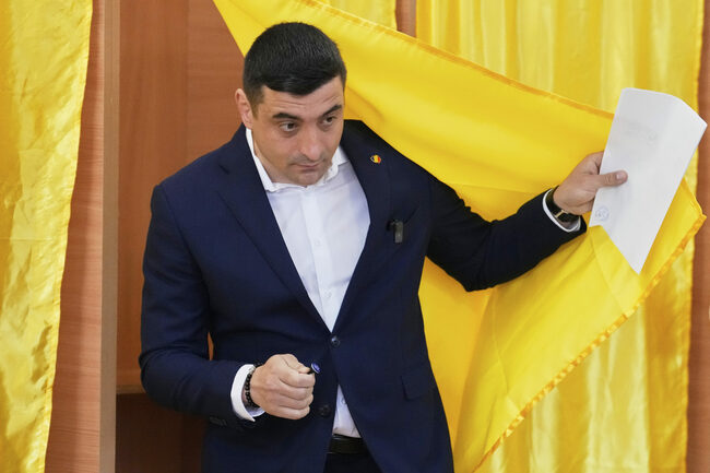 Джордже Симион води на първия тур на президентските избори в Румъния при 70 процента обработени бюлетини; втори към момента е Крин Антонеску