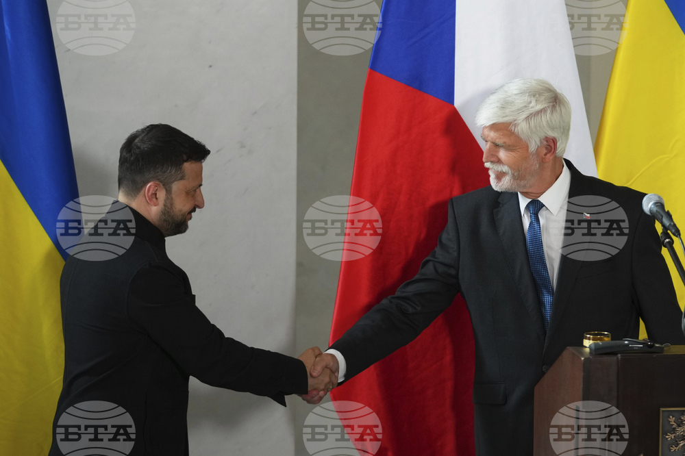 Чешкият президент обеща още боеприпаси за Украйна по време на посещението на Зеленски в Прага