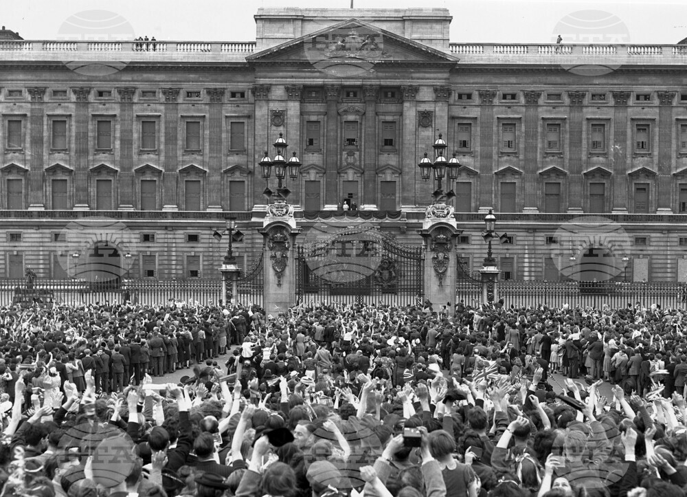АП: Преди 80 години Втората световна война в Европа приключва; Сега честванията за Деня на победата протичат в сянката на съвременен конфликт
