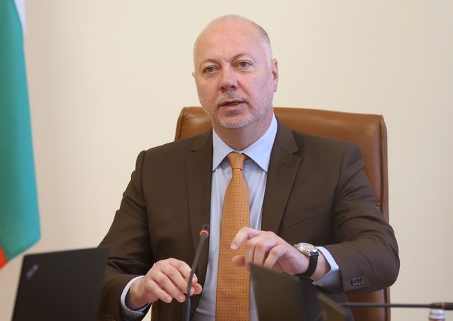 Росен Желязков: Референдумът на Радев може да забави влизането на България в еврозоната