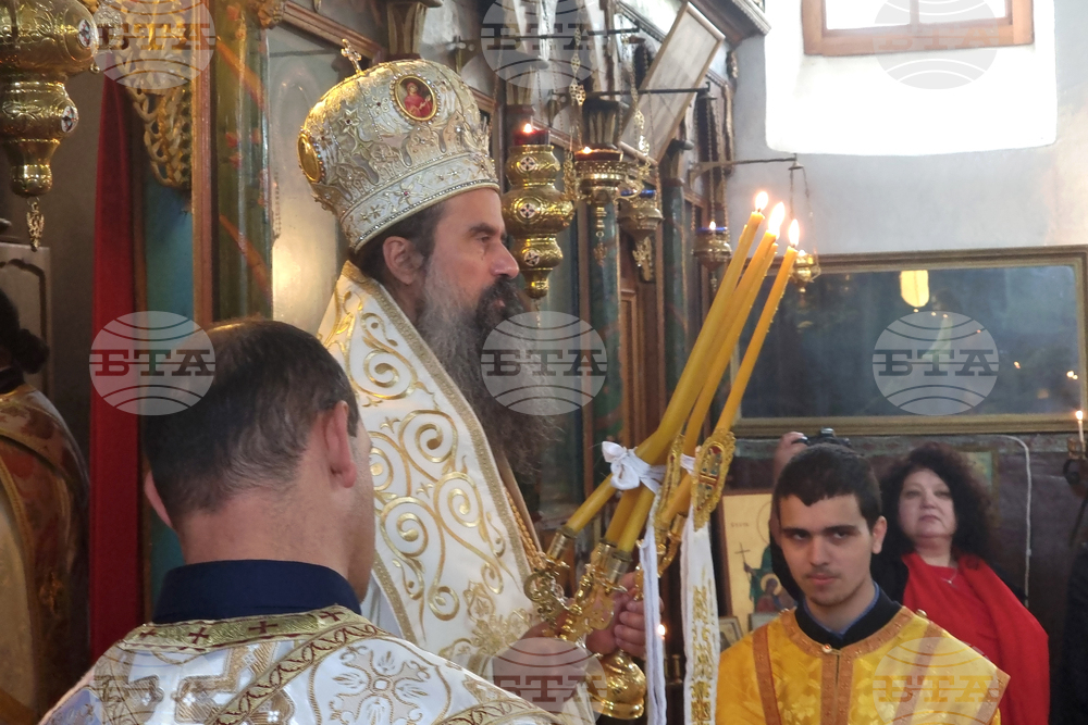 Село Овчарци - Патриарх Даниил - Света литургия - празник на храма