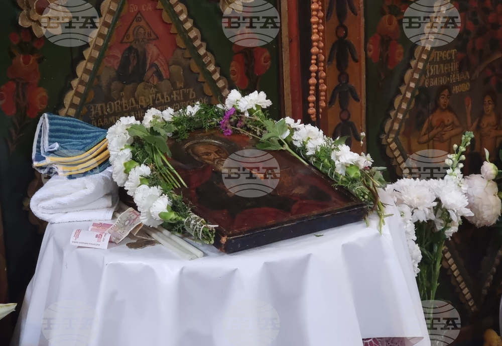 Село Овчарци - Патриарх Даниил - Света литургия - празник на храма