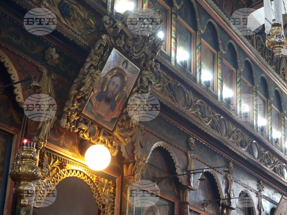 Село Овчарци - Патриарх Даниил - Света литургия - празник на храма