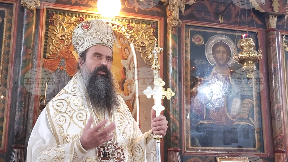 Село Овчарци - Патриарх Даниил - Света литургия - празник на храма