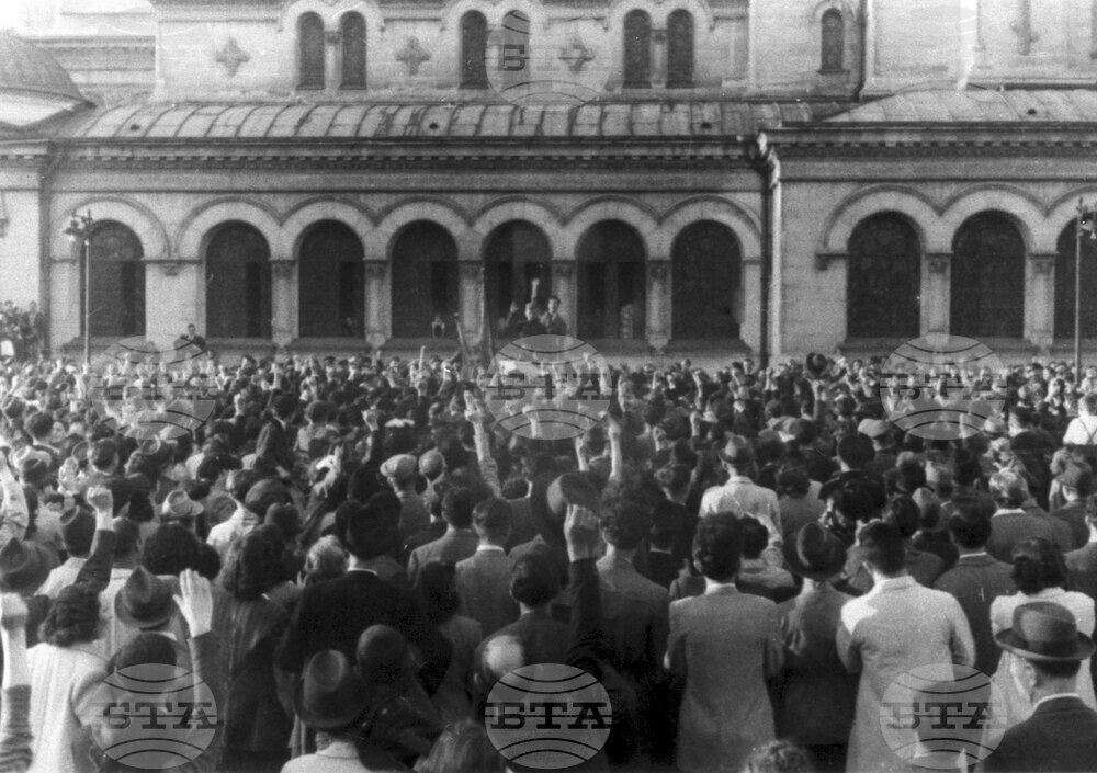 Осемдесет години от края на Втората световна война в Европа: в архива на БТА четем за празненствата в България на 9 май 1945 г.