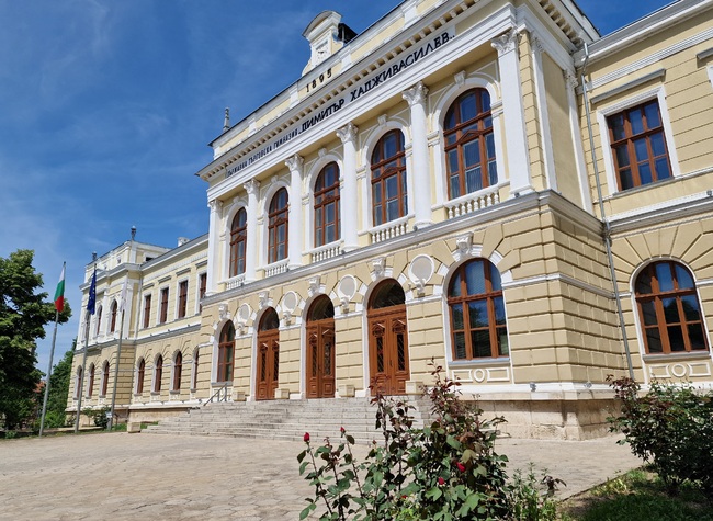 Търговската гимназия в Свищов ще реализира нов проект по програма „Еразъм+“ с практически обучения в Италия, Германия и Испания