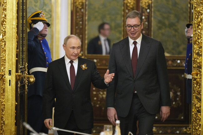 Владимир Путин похвали Александър Вучич за участието му на парада в Москва