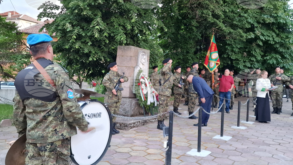 Перущица - Априлско въстание - годишнина - Румен Радев