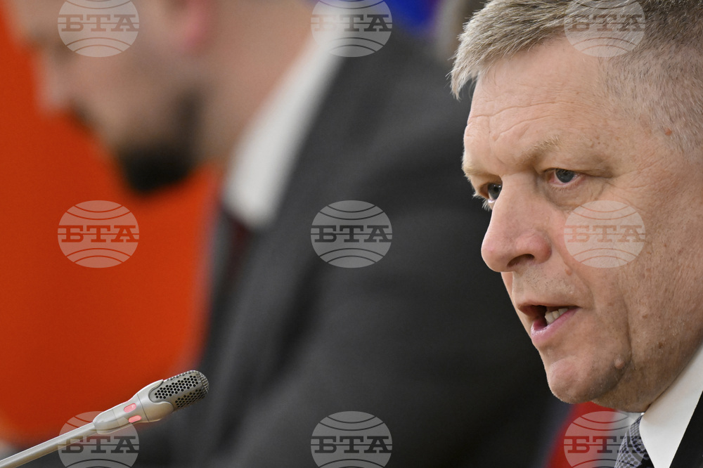 ТАСР: Словашкият премиер се срещна в Ужгород с украинския президент