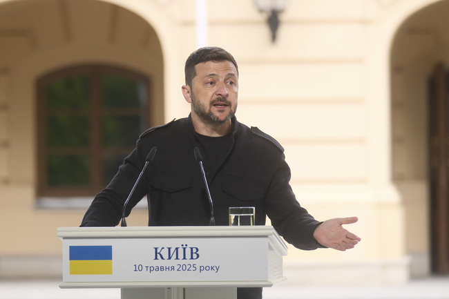 Зеленски получи доклад за интензивни сражения на фронтовете в Донецк и Курск