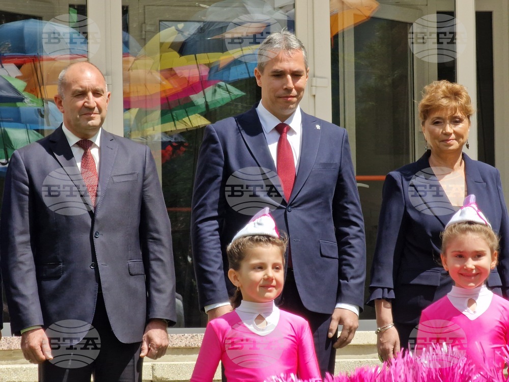 Пирдоп - Румен Радев - "Влайкови дни" - паметник на Тодор Влайков