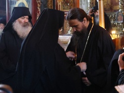 Гърция - Архимандрит Гавриил беше интронизиран като игумен на Зографския манастир в Света гора