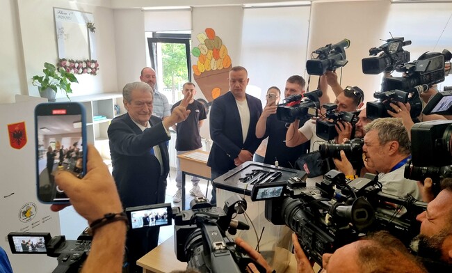 Лидерът на основната опозиционна партия в Албания: Това са последните часове на управлението на Еди Рама